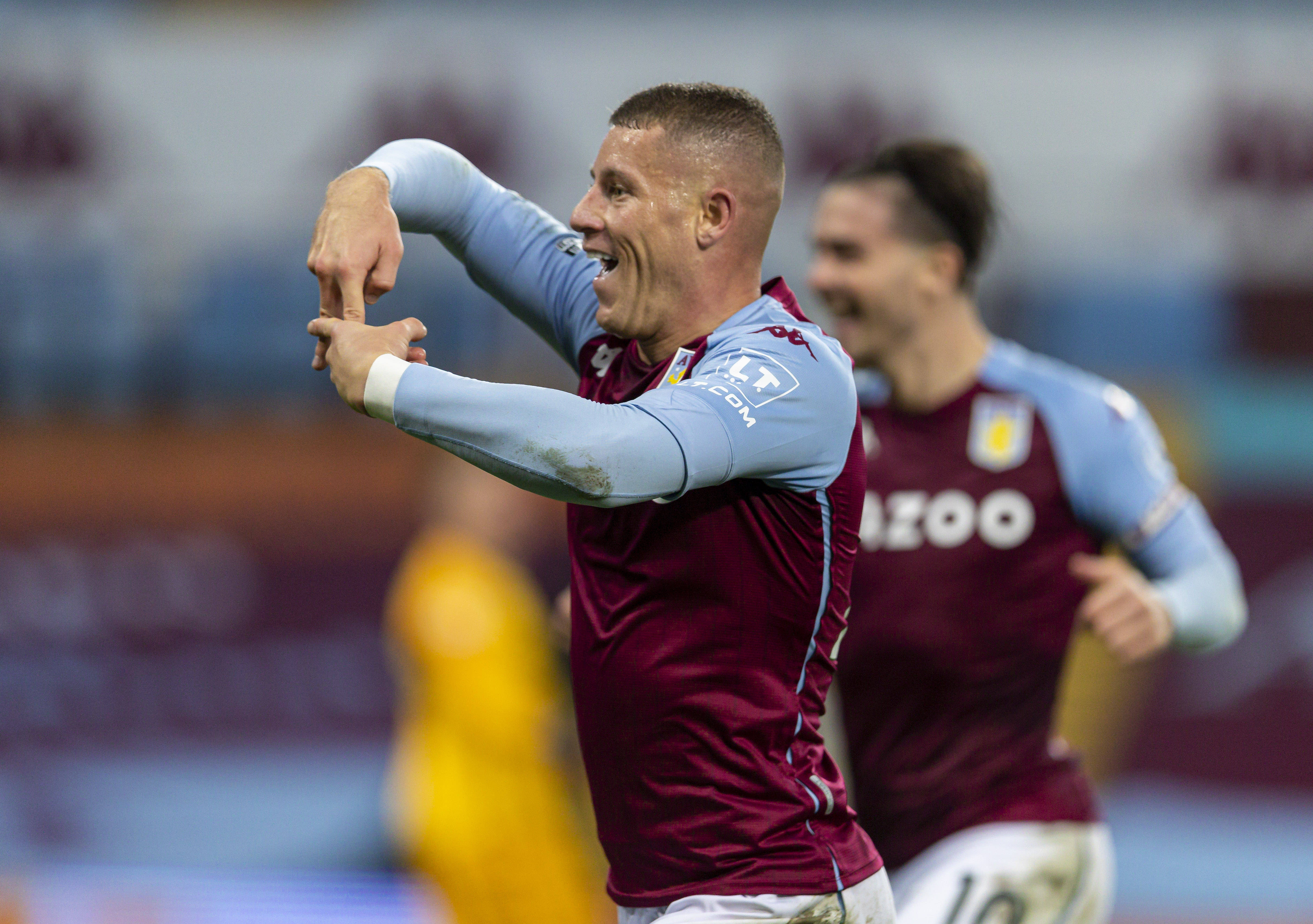 图片报：西蒙斯因抱怨颈痛缺席昨日合练，很可能缺战今日比赛（图片报：西蒙斯昨因颈痛未参加合练，今日比赛恐将无缘）